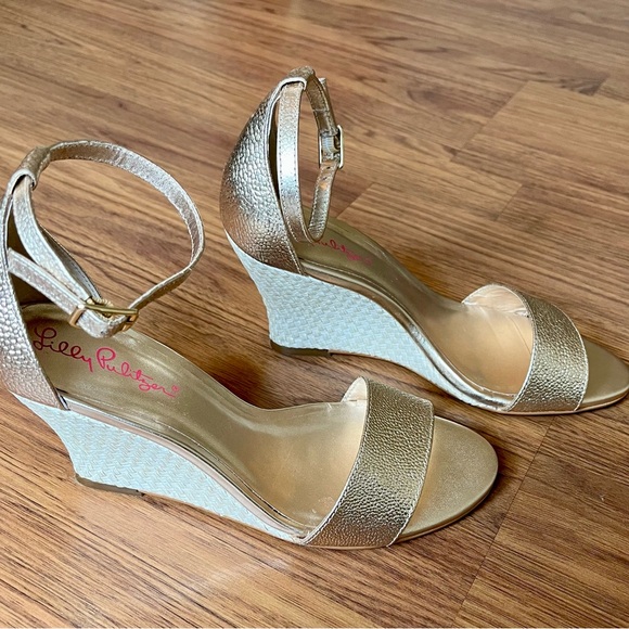 Lilly Pulitzer Gold and Cream Wedges - Picture 2 of 7